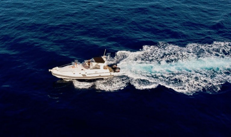 Luxury boat charter Tenerife south.jpg