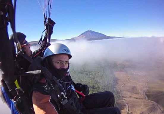 Tandem paragliding in Izaña with Mt Teide
