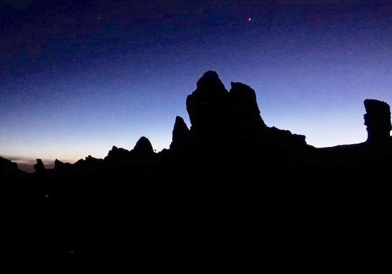 Night view of Rock formation on Teide.jpg