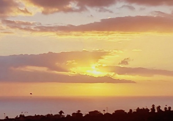 Sunset view of surrounding areas from Teide.jpg