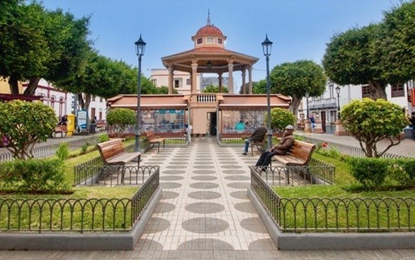 Los Silos Plaza.jpg