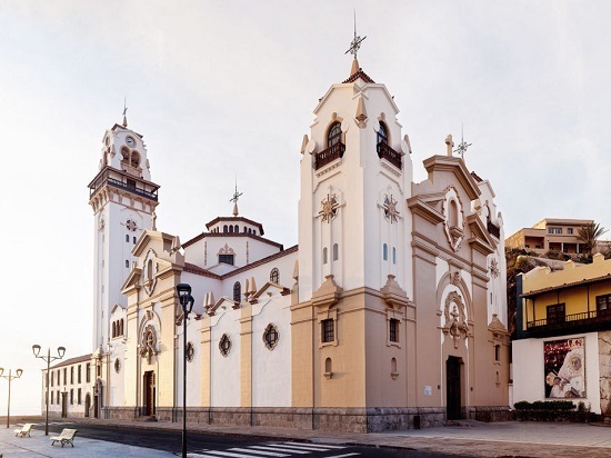 Candelaria Basilica church Tenerife.jpg