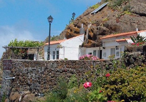 Canarian houses in chinamada.jpg