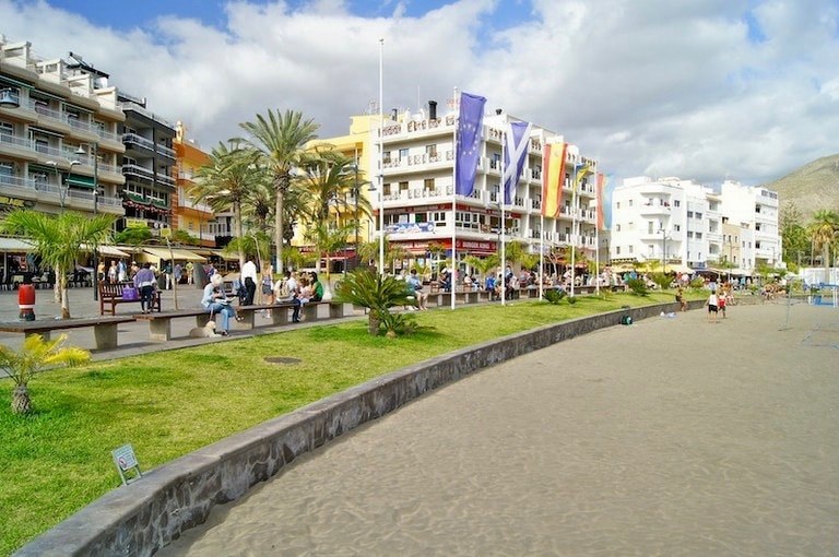 Seafront promenade Los Cristianos.jpg