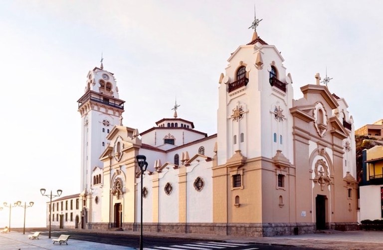 Basilica of Candelaria Tenerife.jpg