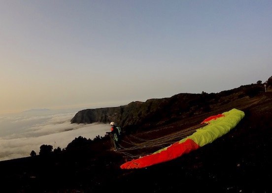 Paragliding first contact experience.jpg