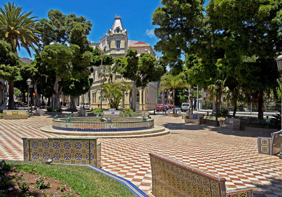 visit Plaza 25 de Julio in Santa Cruz de Tenerife