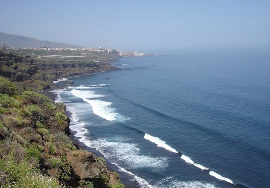 Puerto de la Cruz waves for surfing