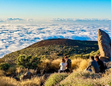 Teide By Night Bus Tour with Stargazing, Dinner and Cava (English)