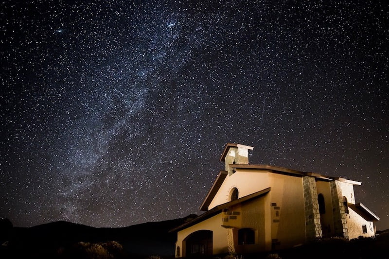 Night sky on Teide Ermita de las Nieves.jpg