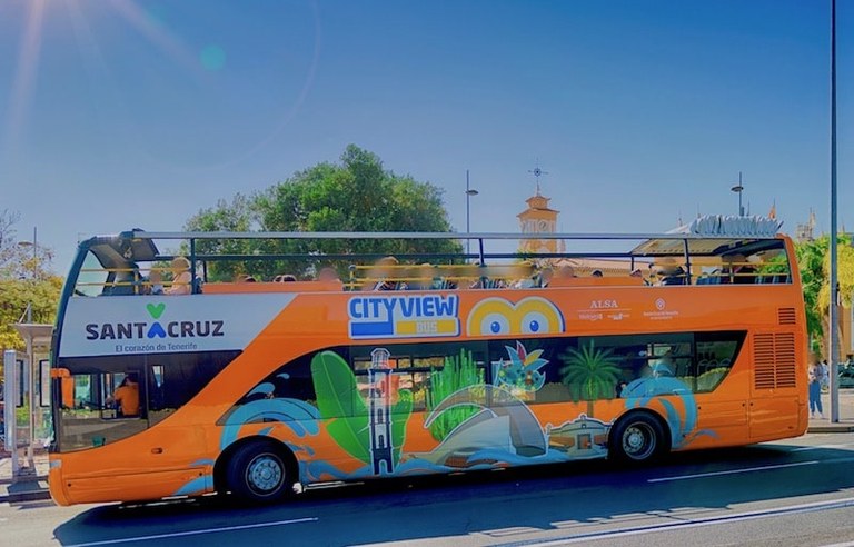 Sightseeing bus in Santa Caruz de Tenerife.jpg