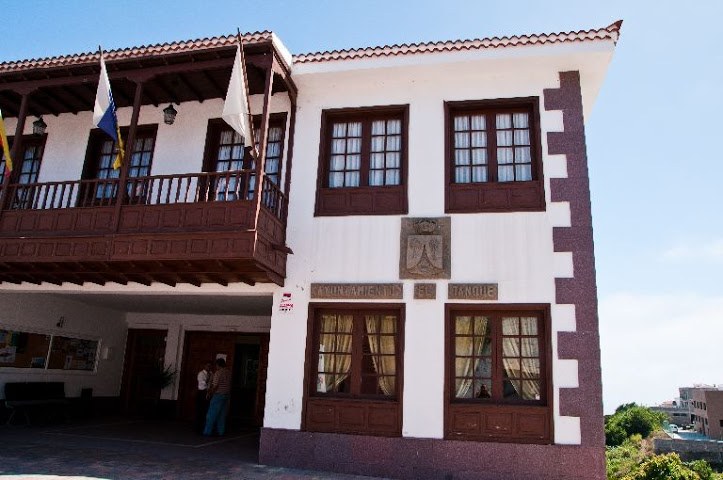 Rathaus el tanque tenerife.jpg