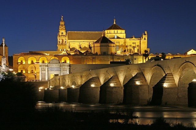 Amazing night view of bridge Cordoba.jpg